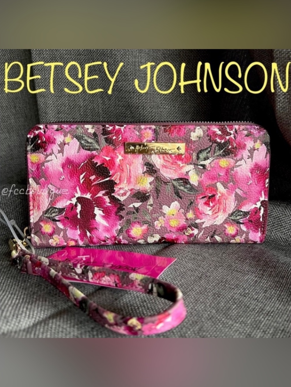 BETSEY JOHNSON checkbook floral wallet wristlet mauve